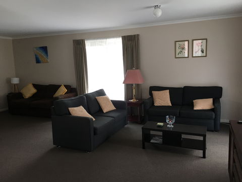 Dartmouth Motor Inn - Tourism Canberra 2