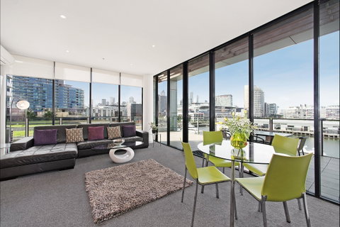 Docklands Private Collection Of Apartments Melbourne - Tourism Canberra 0