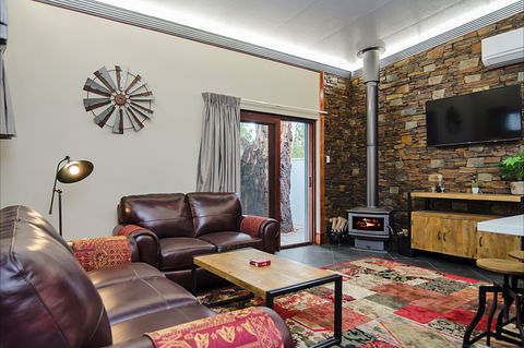 Eagle Foundry Bed & Breakfast - Tourism Canberra 0