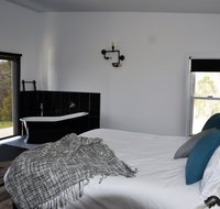 Hickory Moon - Tourism Canberra