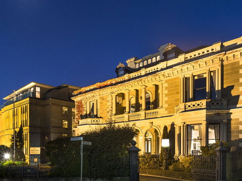 Lenna Of Hobart - Tourism Canberra 0