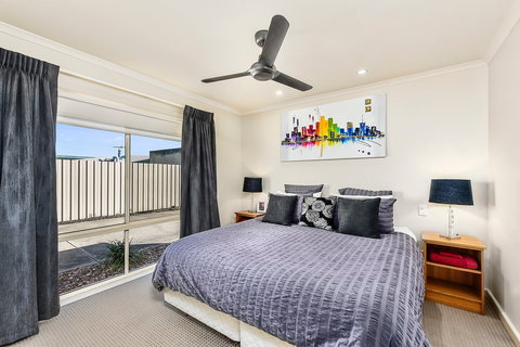 Mount Gambier Apartments - City Fringe Apartment A - Tourism Canberra 0