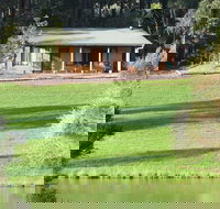 Pemberton Lake View Chalets - Tourism Canberra