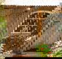 Red Tractor Retreat - Tourism Canberra