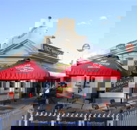 Royal Bridge Hotel Barham - Tourism Canberra