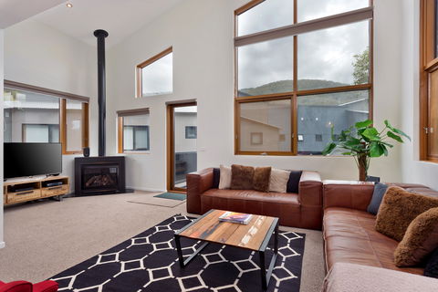 Snow Stream Apartments - Tourism Canberra 0