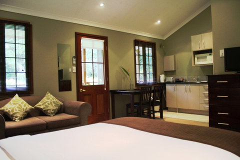 Sunshine Valley Cottages - Tourism Canberra 1