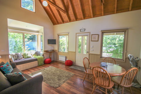 Alpine Arnica Cottages - Tourism Canberra 0