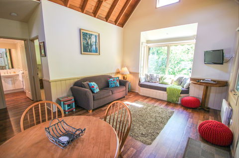 Alpine Arnica Cottages - Tourism Canberra 2
