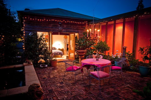 At Eleven, La Petite Maison - Tourism Canberra 0