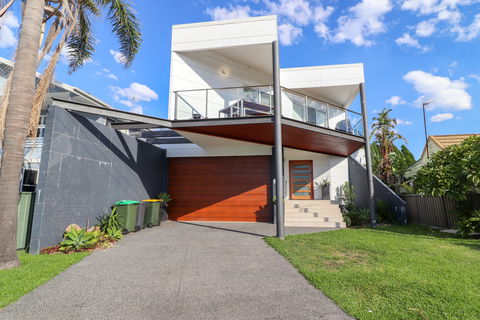 Bali St Beach House - Tourism Canberra 0