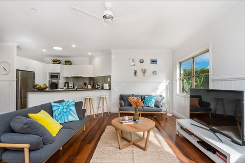 Barefoot Lane - Tourism Canberra 1