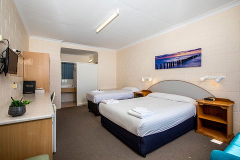 Blue Seas Motel - Tourism Canberra 2