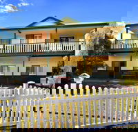 Clemandtines Vintage Beach Estate - Tourism Canberra