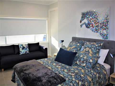 Coolah Shorts - Self Contained Apartments - Tourism Canberra 0