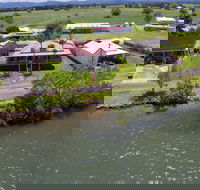 Cranford Waterfront Cottage - Tourism Canberra