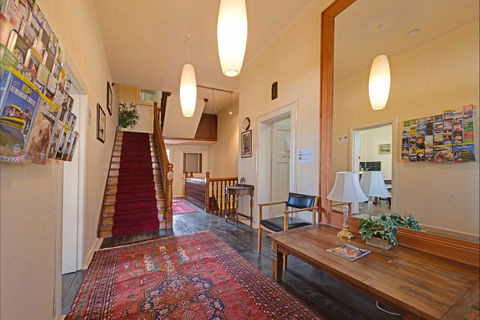 Edinburgh Gallery Bed & Breakfast - Tourism Canberra 1
