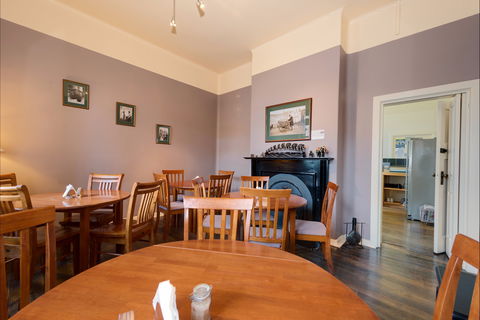 Edinburgh Gallery Bed & Breakfast - Tourism Canberra 2