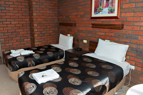 Golden Country Motel And Caravan Park - Tourism Canberra 2