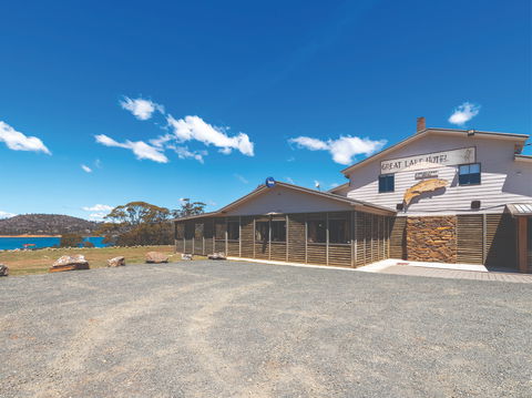 Great Lake Hotel - Tourism Canberra 0