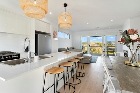 House At Normanville - Tourism Canberra 0