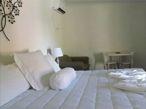 Karuah Motor Inn - Tourism Canberra 1