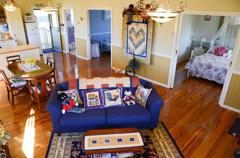 Milford Country Cottages - Tourism Canberra 0