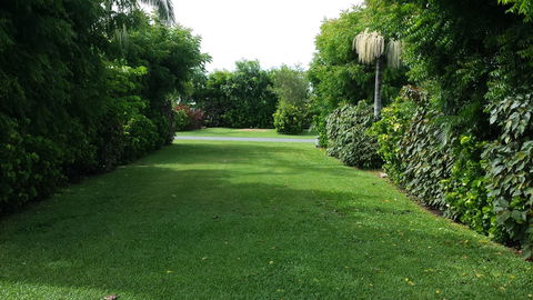 Queens Beach Tourist Village - Tourism Canberra 1