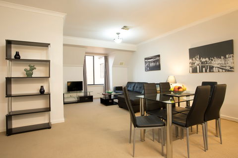 Regal Apartments - Tourism Canberra 0