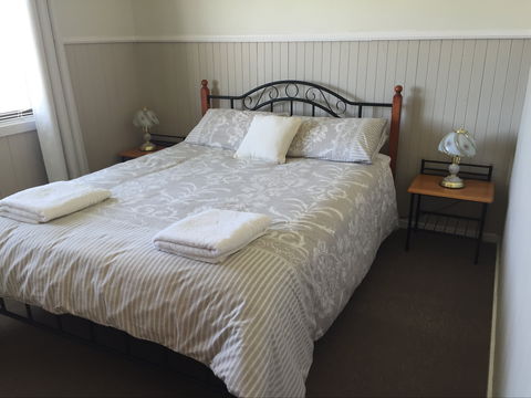 Riverland Holiday Cottage - Tourism Canberra 1