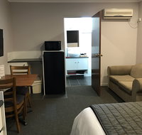 Roydons Motor Inn - Tourism Canberra