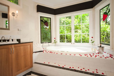 Strawberry Patch Cottage - Tourism Canberra 1