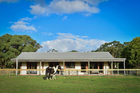 The Glen Farm Cottages - Tourism Canberra 1