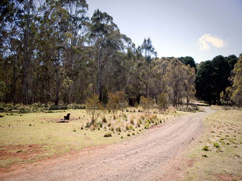 The Pines Campground - Tourism Canberra 0