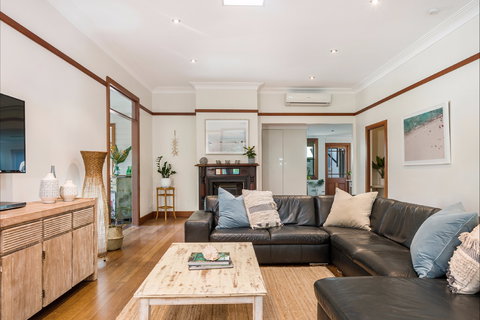 Three Little Pigs - Tourism Canberra 2