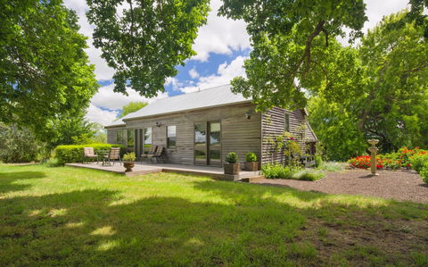 Timboon House & Stables - Tourism Canberra 0