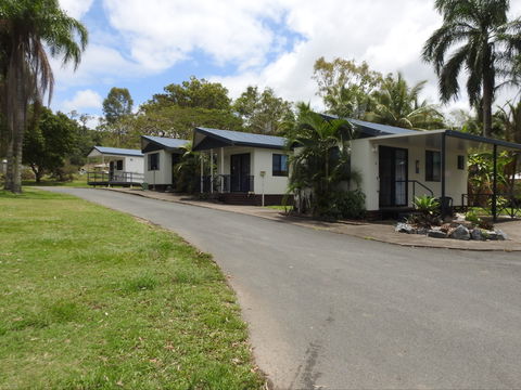 Tropicana Caravan Park Sarina - Tourism Canberra 0