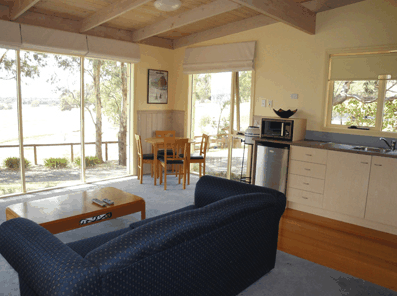 Off Mountain Accommodation - Tourism Canberra 4