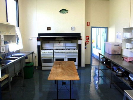 Bayview Backpackers YHA - Tourism Canberra 1