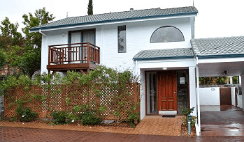 Dolphin Lodge - Tourism Canberra