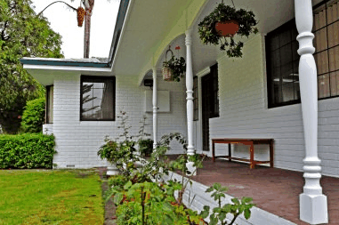 Dolphin Lodge - Tourism Canberra 1