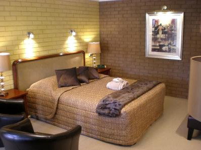 Estelle Kramer Motor Inn - Tourism Canberra 0