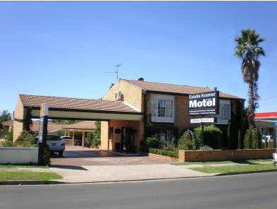 Estelle Kramer Motor Inn - Tourism Canberra 4