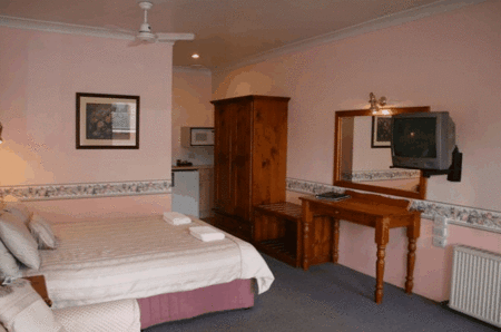 New England Motor Inn - Tourism Canberra 1