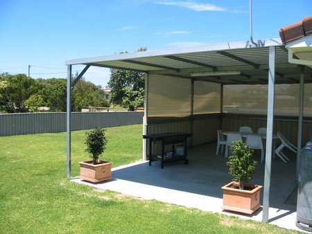 JJ's Holiday Cottages - Mitchell Street - Tourism Canberra 1