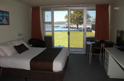 Zorba Motel - Tourism Canberra 0