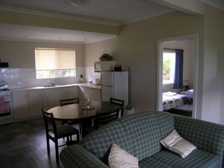 Lilacs Waterfront Villas And Cottages - Tourism Canberra 0