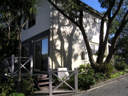 Lilacs Waterfront Villas And Cottages - Tourism Canberra 4