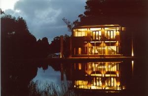 Bettenays Lakeside Loft Apartment And Vineyard Chalets - Tourism Canberra 1