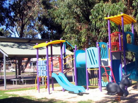 Pink Lake Tourist Park - Tourism Canberra 2
